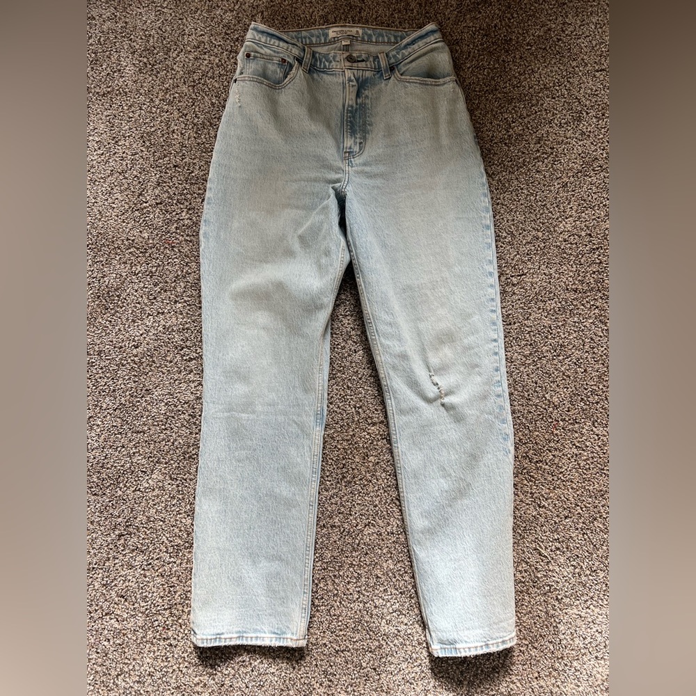 Abercrombie Curve Love Ultra High Rise 90s Straight Jean